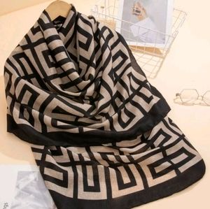 Geometric scarf